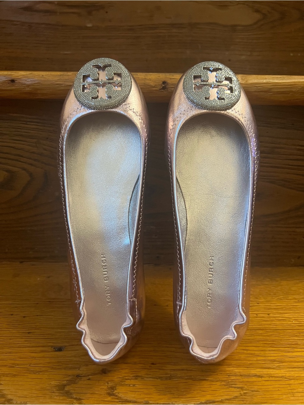 Tory Burch Minnie Ballet Flats in Metallic Pink and Bedazzled Logo in Size: 5